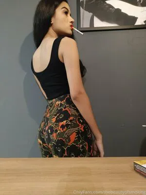 Thebeautyofsmoking OnlyFans Leaked Free Thumbnail Picture - #2gNAzpem3N