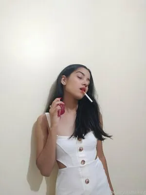 Thebeautyofsmoking OnlyFans Leaked Free Thumbnail Picture - #7UIqFK7Y17