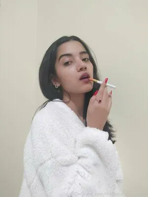 Thebeautyofsmoking OnlyFans Leaked Free Thumbnail Picture - #S6N02BM5gx