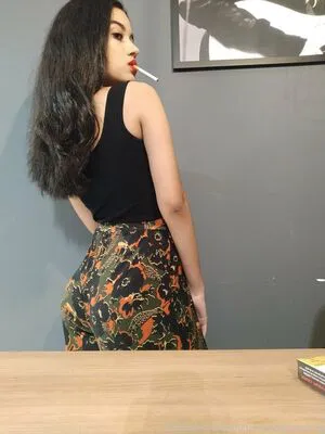 Thebeautyofsmoking OnlyFans Leaked Free Thumbnail Picture - #fmOJi53xjQ