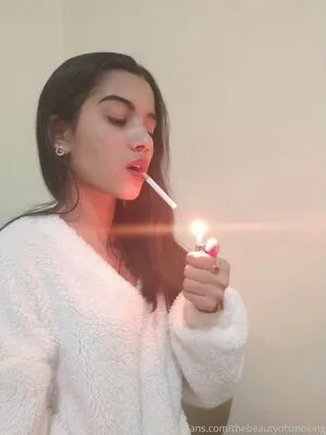 Thebeautyofsmoking OnlyFans Leaked Free Thumbnail Picture - #mspmkRu6jk