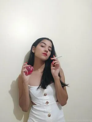 Thebeautyofsmoking OnlyFans Leaked Free Thumbnail Picture - #phAIhIYtjX