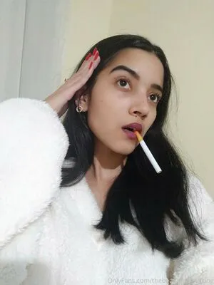 Thebeautyofsmoking OnlyFans Leaked Free Thumbnail Picture - #sah1VD59qs