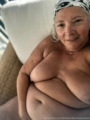 Thebumbumbaroness OnlyFans Leaked Free Thumbnail Picture - #9R10un3BrX
