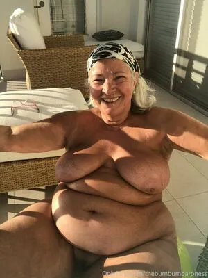 Thebumbumbaroness OnlyFans Leaked Free Thumbnail Picture - #ARyWq2ENCy