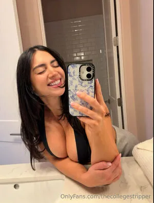 Thecollegestripper OnlyFans Leaked Free Thumbnail Picture - #2LSs8NGURo