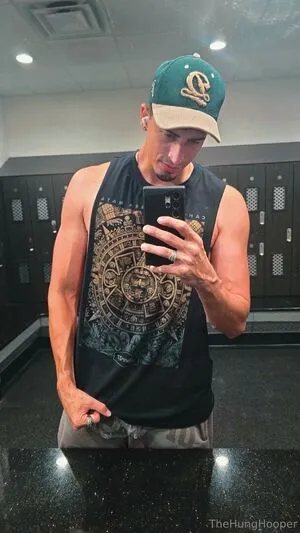 Thehunghooper OnlyFans Leaked Free Thumbnail Picture - #VLvnKG8Cul