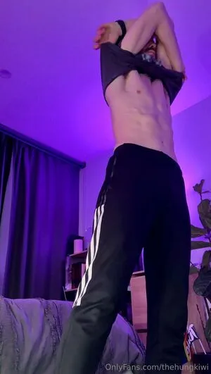 Thehungkiwi OnlyFans Leaked Free Thumbnail Picture - #HmtIrogD22