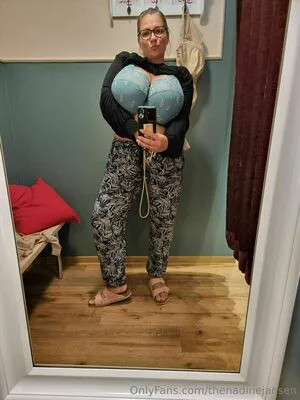 Thenadinejansen OnlyFans Leaked Free Thumbnail Picture - #94Rx2VUZzo