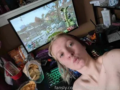 Thenerdandherbird OnlyFans Leaked Free Thumbnail Picture - #DOCEPcPjyR