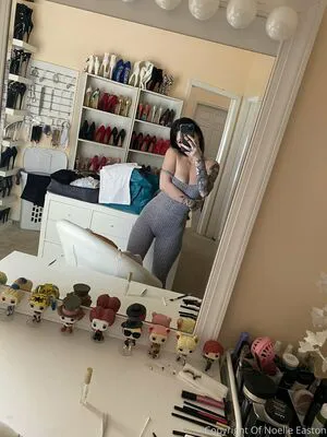 Thenoelleeaston OnlyFans Leaked Free Thumbnail Picture - #aI9pFx1D01