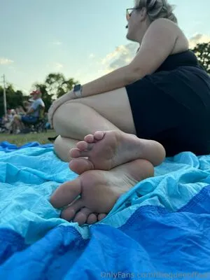 Thequeeoffeet OnlyFans Leaked Free Thumbnail Picture - #UALNJjzDHv