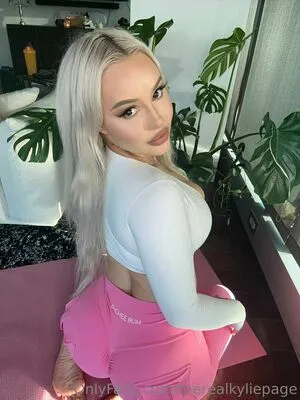 Therealkyliepage OnlyFans Leaked Free Thumbnail Picture - #0uXQdvkWHo