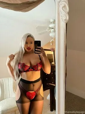 Therealkyliepage OnlyFans Leaked Free Thumbnail Picture - #3gSuFkAc8s