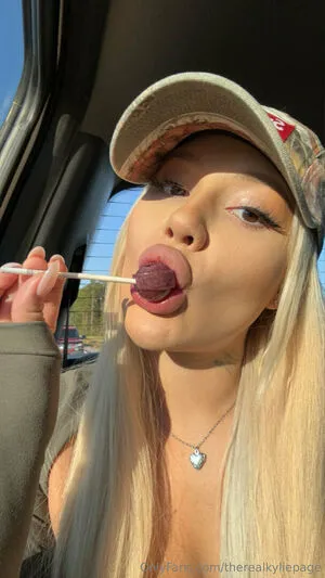 Therealkyliepage OnlyFans Leaked Free Thumbnail Picture - #7lW9g5MN2S