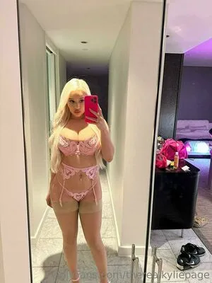 Therealkyliepage OnlyFans Leaked Free Thumbnail Picture - #EqZCD3ekZg