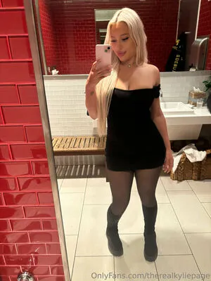 Therealkyliepage OnlyFans Leaked Free Thumbnail Picture - #ICRIJk64EW