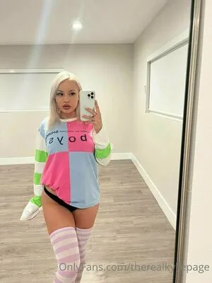 Therealkyliepage OnlyFans Leaked Free Thumbnail Picture - #j8pdJVDUrd