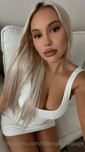 Therealkyliepage OnlyFans Leaked Free Thumbnail Picture - #rnMoW4ReS1
