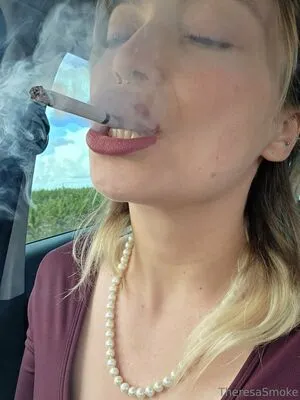 Theresasmoke OnlyFans Leaked Free Thumbnail Picture - #3sKzufSWW2