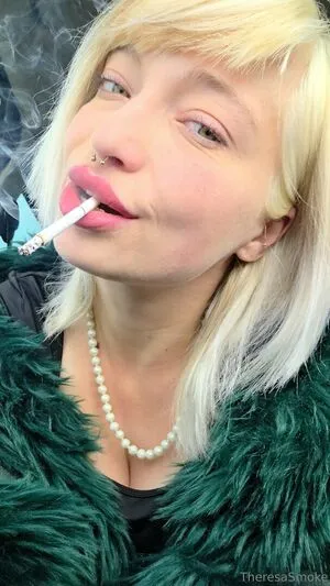 Theresasmoke OnlyFans Leaked Free Thumbnail Picture - #RavUrUKJg4