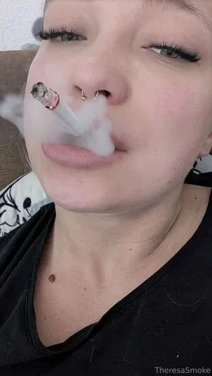 Theresasmoke OnlyFans Leaked Free Thumbnail Picture - #iYezybpeXo