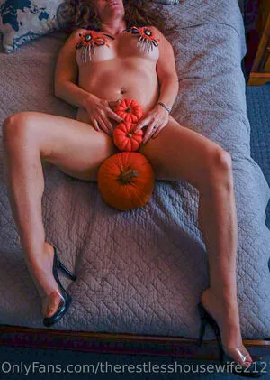 Therestlesshousewife2121 OnlyFans Leaked Free Thumbnail Picture - #E65l7LOgRU