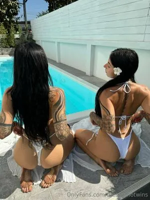 Theserenotwins OnlyFans Leaked Free Thumbnail Picture - #C3IXiAVVHj