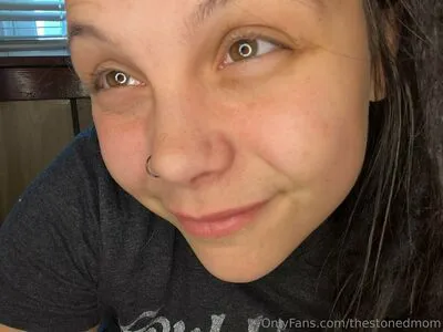 Thestonedmom OnlyFans Leaked Free Thumbnail Picture - #IEKNBxLUne