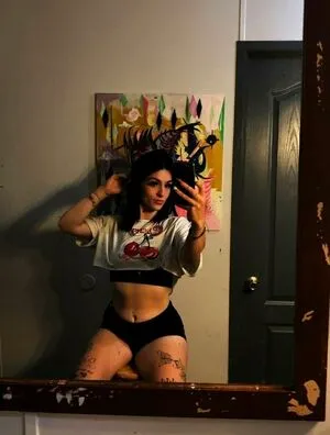 Theyluv Katie OnlyFans Leaked Free Thumbnail Picture - #dlAEXVymYt