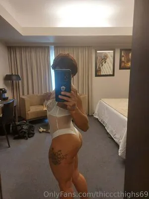 Thicccthighs69 OnlyFans Leaked Free Thumbnail Picture - #N4gJD7NzI4