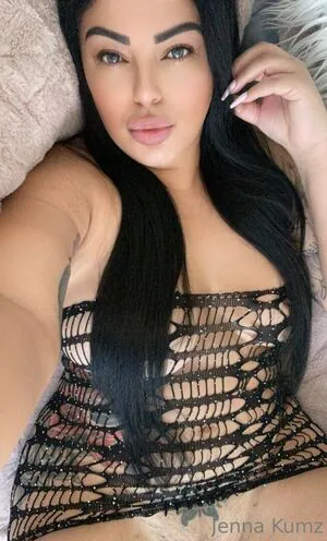 Thick Jennakumz Thumbnail Picture