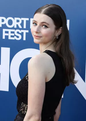 Thomasin Mckenzie OnlyFans Leaked Free Thumbnail Picture - #x53Qqs8nqq