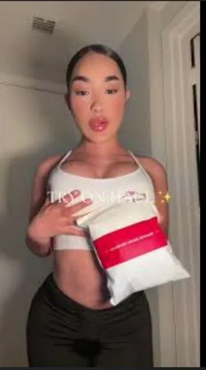 Throatbaby305 OnlyFans Leaked Free Thumbnail Picture - #7VHnd0yJey