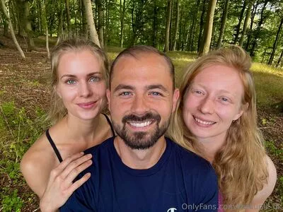 Throuple Dk OnlyFans Leaked Free Thumbnail Picture - #KqwRBppEcJ