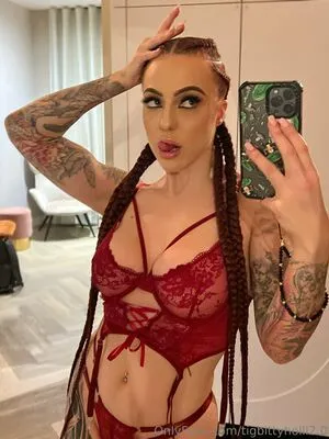 Tigbittyholli2 OnlyFans Leaked Free Thumbnail Picture - #eJBp5TnRyo