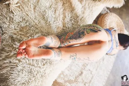 Tiger Lilly Suicide Thumbnail Picture