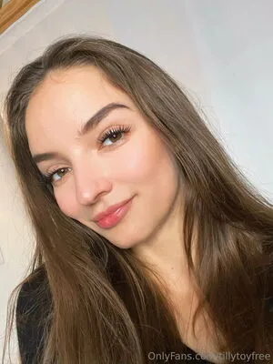 Tillytoyfree OnlyFans Leaked Free Thumbnail Picture - #RMNfFI2Ku0