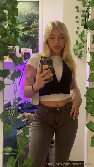Tindrasmilyy OnlyFans Leaked Free Thumbnail Picture - #Ta4ncrjtJB