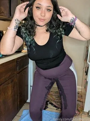 Tinklebell Pees OnlyFans Leaked Free Thumbnail Picture - #OsosEfrrrl