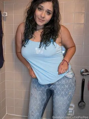 Tinklebell Pees OnlyFans Leaked Free Thumbnail Picture - #RnoEHsmz58