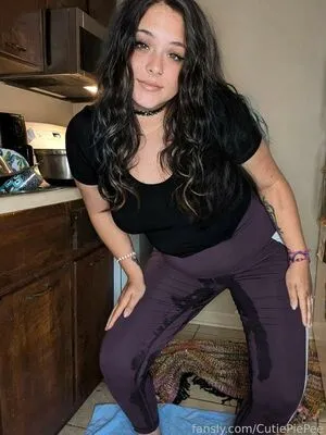 Tinklebell Pees OnlyFans Leaked Free Thumbnail Picture - #UC9gcm22sG