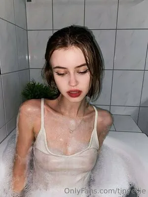 Tinyellie OnlyFans Leaked Free Thumbnail Picture - #I5kjof0Sns