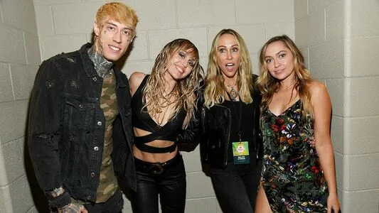 Tish Cyrus OnlyFans Leaked Free Thumbnail Picture - #fDH2TCTn1g
