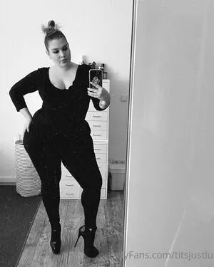 Titsjustlu OnlyFans Leaked Free Thumbnail Picture - #G2ddq9kB23