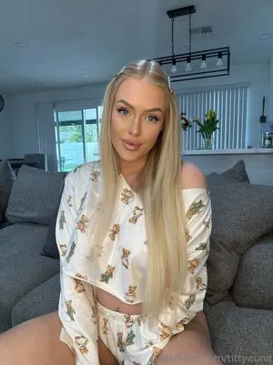Tittyauna OnlyFans Leaked Free Thumbnail Picture - #6cL5b0kcsk