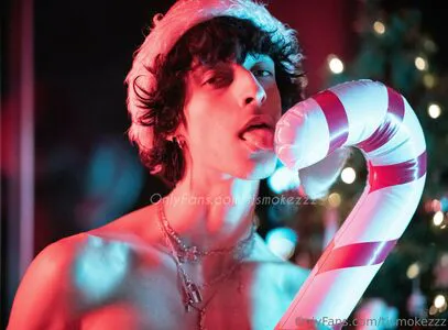 Tjsmokezzz OnlyFans Leaked Free Thumbnail Picture - #4KzI2rr78x