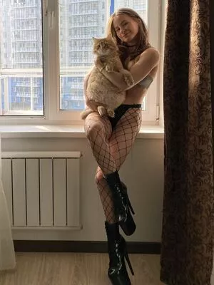 Toma Efremova OnlyFans Leaked Free Thumbnail Picture - #2LfXa6CZc0