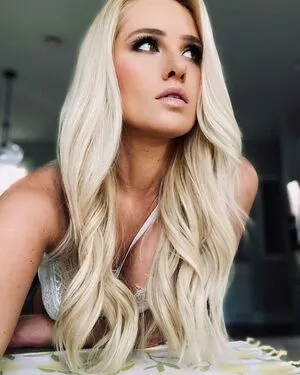 Tomi Lahren OnlyFans Leaked Free Thumbnail Picture - #0Mzunz1Cg4