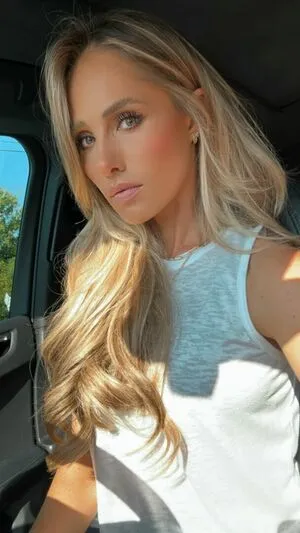 Tomi Lahren OnlyFans Leaked Free Thumbnail Picture - #LfkwGrMoxk